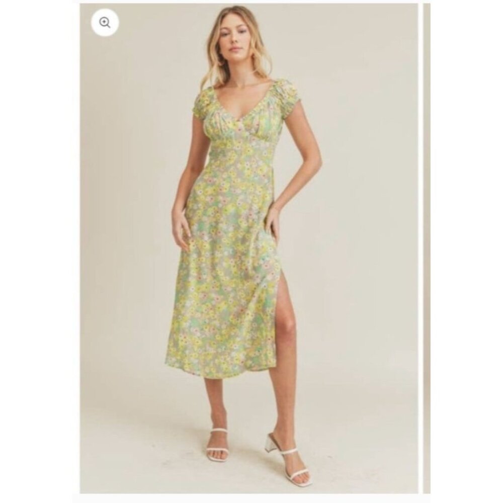 LUSH Vintage Floral Maxi Dress With Ruffled‎ Sleeves Plunging Neckline spring